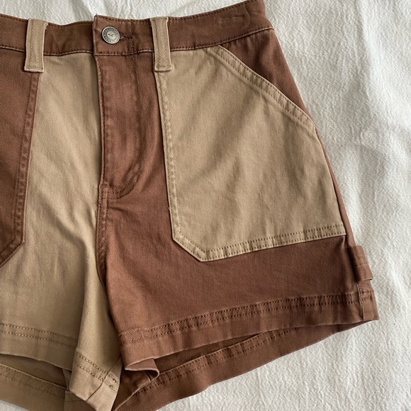 BNWT High wasted hollister shorts - Picture 2 of 7